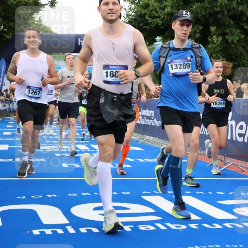 29.06.2025 - hella hamburg halbmarathon Strokosch-Dieckow http://msf.ph/oto/8497842 29.06.2025 10:54:20 Ziel 1267, 1442, 3103, 3177, 3426, 3861, 4635, 4868, 6082, 6084, 6511, 6512, 7129, 7274, 8223, 8772, 11009, 11430, 12321, 12362, 13033, 13289, 13803, 15946, 16327, 16527, 16574, 16750, 16879, 17087, 17698, 18268, 19067 meine-sportfotos.de