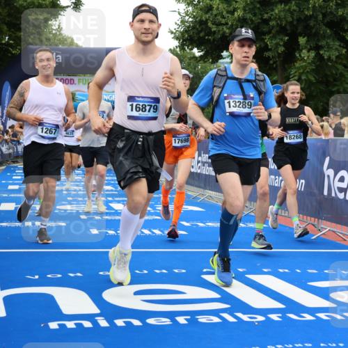 29.06.2025 - hella hamburg halbmarathon Strokosch-Dieckow http://msf.ph/oto/8497908 29.06.2025 10:54:20 Ziel 1267, 1442, 3103, 3177, 3426, 3861, 4635, 4868, 6082, 6084, 6511, 6512, 7129, 7274, 8223, 8772, 11009, 11430, 12321, 12362, 13033, 13289, 13803, 15946, 16327, 16527, 16574, 16750, 16879, 17087, 17698, 18268, 19067 meine-sportfotos.de
