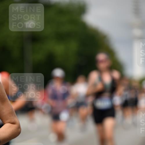 29.06.2025 - hella hamburg halbmarathon Dr. Thomas Lammeyer http://msf.ph/oto/8497996 29.06.2025 10:23:37 Kennedybrücke 1159, 1160, 1325, 1332, 1708, 1755, 2017, 2405, 2589, 2703, 2795, 2812, 2895, 2918, 2993, 2995, 3105, 3118, 3446, 4108, 4110, 4170, 4722, 5034, 5080, 5178, 5397, 5429, 5449, 6249, 6270, 6542, 6736, 7143, 7248, 7249, 7252, 7836, 8427, 8537, 8761, 8778, 9252, 9270, 9272, 9856, 10124, 10129, 10540, 10594, 10966 meine-sportfotos.de