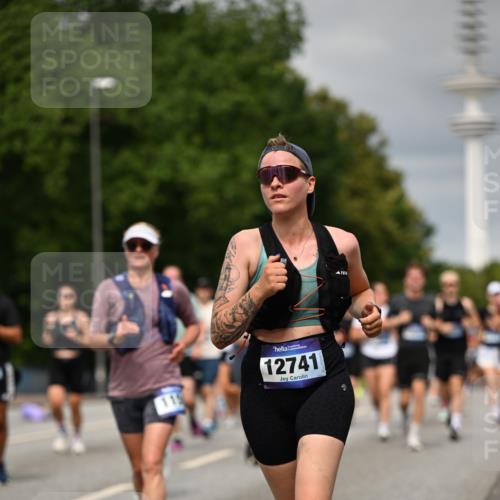 29.06.2025 - hella hamburg halbmarathon Dr. Thomas Lammeyer http://msf.ph/oto/8498028 29.06.2025 10:23:38 Kennedybrücke 1159, 1160, 1325, 1332, 1708, 1755, 2017, 2405, 2589, 2703, 2795, 2812, 2895, 2918, 2993, 2995, 3105, 3118, 3446, 4108, 4110, 4170, 4722, 5080, 5178, 5397, 5429, 5449, 6249, 6270, 6542, 6736, 6939, 7143, 7248, 7249, 7836, 8427, 8537, 8761, 8778, 9252, 9270, 9272, 9856, 10124, 10129, 10540, 10594, 10966, 11247 meine-sportfotos.de