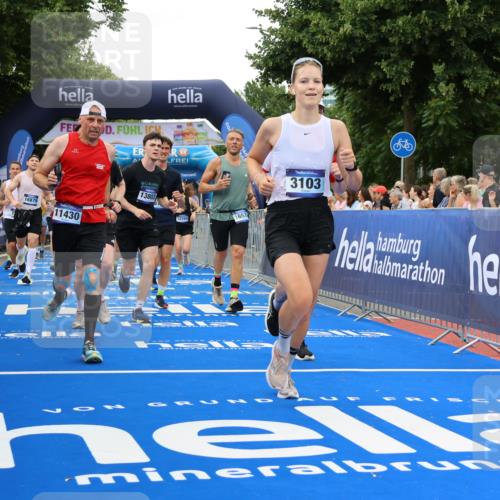 29.06.2025 - hella hamburg halbmarathon Strokosch-Dieckow http://msf.ph/oto/8498031 29.06.2025 10:54:17 Ziel 1267, 1442, 3103, 3177, 3426, 3861, 3898, 4635, 6082, 6084, 6443, 6511, 6512, 7274, 8223, 8772, 11430, 12213, 12362, 13033, 13289, 13803, 15169, 15524, 15946, 16327, 16527, 16574, 16750, 16780, 16879, 17087, 17698, 18268 meine-sportfotos.de