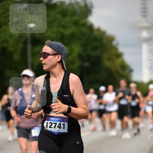 29.06.2025 - hella hamburg halbmarathon Dr. Thomas Lammeyer http://msf.ph/oto/8498042 29.06.2025 10:23:39 Kennedybrücke 1159, 1160, 1325, 1332, 1708, 1755, 2017, 2405, 2589, 2703, 2795, 2812, 2895, 2918, 2993, 2995, 3105, 3118, 3446, 4108, 4110, 4170, 4722, 5080, 5178, 5397, 5429, 5449, 6249, 6270, 6542, 6736, 6939, 7143, 7248, 7249, 7836, 8427, 8537, 8761, 8778, 9252, 9270, 9272, 9856, 10124, 10129, 10540, 10594, 10966, 11247 meine-sportfotos.de