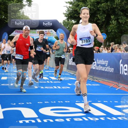 29.06.2025 - hella hamburg halbmarathon Strokosch-Dieckow http://msf.ph/oto/8498050 29.06.2025 10:54:17 Ziel 1267, 1442, 3103, 3177, 3426, 3861, 3898, 4635, 6082, 6084, 6443, 6511, 6512, 7274, 8223, 8772, 11430, 12213, 12362, 13033, 13289, 13803, 15169, 15524, 15946, 16327, 16527, 16574, 16750, 16780, 16879, 17087, 17698, 18268 meine-sportfotos.de