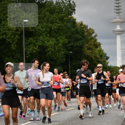 29.06.2025 - hella hamburg halbmarathon Dr. Thomas Lammeyer http://msf.ph/oto/8498052 29.06.2025 10:23:40 Kennedybrücke 1159, 1160, 1325, 1332, 1708, 1755, 2017, 2405, 2589, 2703, 2795, 2812, 2918, 2993, 2995, 3105, 3118, 3446, 4108, 4110, 4170, 4722, 5080, 5178, 5397, 5429, 5449, 6249, 6270, 6542, 6736, 6939, 7143, 7248, 7249, 7836, 8427, 8537, 8761, 8778, 9252, 9270, 9272, 9856, 10124, 10129, 10540, 10594, 10966, 11247 meine-sportfotos.de