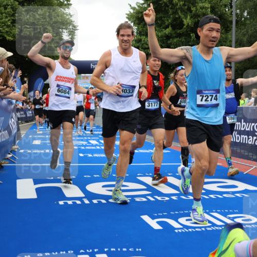 29.06.2025 - hella hamburg halbmarathon Strokosch-Dieckow http://msf.ph/oto/8498061 29.06.2025 10:54:14 Ziel 1267, 3103, 3177, 3861, 3898, 5638, 6082, 6084, 6294, 6443, 6512, 7274, 8223, 8390, 9791, 11430, 12213, 13033, 13289, 13397, 13794, 13803, 15169, 15524, 15946, 16527, 16574, 16750, 16780, 16879, 17087, 17698, 18268 meine-sportfotos.de