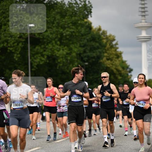29.06.2025 - hella hamburg halbmarathon Dr. Thomas Lammeyer http://msf.ph/oto/8498099 29.06.2025 10:23:41 Kennedybrücke 1159, 1160, 1325, 1332, 1708, 1755, 2017, 2405, 2703, 2795, 2812, 2918, 2993, 2995, 3105, 3118, 3446, 3631, 4108, 4110, 4170, 4722, 4979, 5080, 5178, 5397, 5429, 5449, 6249, 6542, 6736, 6939, 7143, 7248, 7249, 7836, 8427, 8537, 8761, 8778, 9252, 9270, 9272, 9856, 10124, 10129, 10540, 10594, 10966, 11247 meine-sportfotos.de