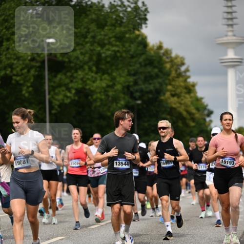 29.06.2025 - hella hamburg halbmarathon Dr. Thomas Lammeyer http://msf.ph/oto/8498107 29.06.2025 10:23:42 Kennedybrücke 1159, 1160, 1325, 1332, 1708, 1755, 2017, 2405, 2703, 2795, 2812, 2918, 2993, 2995, 3446, 3631, 4108, 4110, 4170, 4722, 4979, 5080, 5178, 5397, 5429, 5449, 6249, 6542, 6736, 6939, 7143, 7248, 7249, 7836, 8427, 8537, 8761, 8778, 9252, 9270, 9272, 9856, 10124, 10129, 10540, 10594, 10966, 11247 meine-sportfotos.de