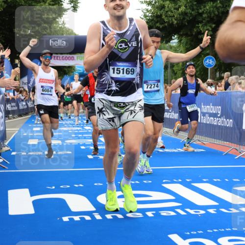 29.06.2025 - hella hamburg halbmarathon Strokosch-Dieckow http://msf.ph/oto/8498131 29.06.2025 10:54:13 Ziel 1267, 3103, 3177, 3861, 3898, 5638, 6082, 6084, 6294, 6443, 6581, 7274, 8223, 8390, 9791, 11430, 12213, 13033, 13289, 13397, 13794, 13803, 15169, 15524, 15946, 16527, 16574, 16750, 16780, 16871, 16879, 17087, 17698, 18268 meine-sportfotos.de