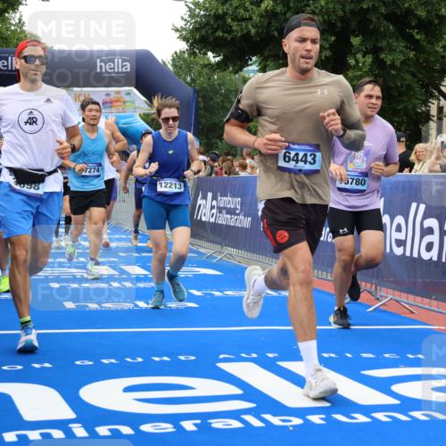 29.06.2025 - hella hamburg halbmarathon Strokosch-Dieckow http://msf.ph/oto/8498167 29.06.2025 10:54:12 Ziel 1410, 3103, 3177, 3208, 3209, 3861, 3898, 5638, 6082, 6084, 6294, 6443, 6581, 7274, 8223, 8390, 9791, 11430, 12213, 13033, 13397, 13794, 13803, 15169, 15524, 16527, 16574, 16750, 16780, 16871, 16879, 17087 meine-sportfotos.de