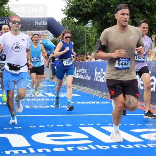 29.06.2025 - hella hamburg halbmarathon Strokosch-Dieckow http://msf.ph/oto/8498196 29.06.2025 10:54:12 Ziel 1410, 3103, 3177, 3208, 3209, 3861, 3898, 5638, 6082, 6084, 6294, 6443, 6581, 7274, 8223, 8390, 9791, 11430, 12213, 13033, 13397, 13794, 13803, 15169, 15524, 16527, 16574, 16750, 16780, 16871, 16879, 17087 meine-sportfotos.de