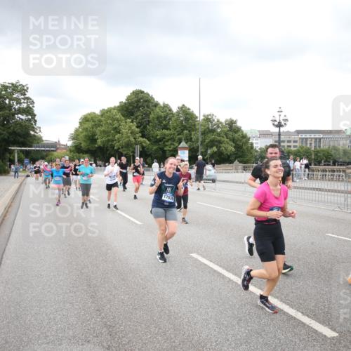 29.06.2025 - hella hamburg halbmarathon Jannik Wohlers http://msf.ph/oto/8498239 29.06.2025 10:55:35 Lombardsbrücke 1909, 2793, 3268, 4265, 4354, 4470, 4473, 4836, 4896, 5306, 5994, 6055, 6056, 6113, 6494, 6594, 7516, 7616, 7969, 8005, 8110, 8305, 8532, 8533, 9838, 9861, 9865, 10449, 10640, 11903, 11962, 11963, 12267, 13055, 13627, 14124, 14142, 14221, 14280, 14281, 14492, 15173, 15199, 15272, 15763, 15764, 16413, 16960, 17038, 17039, 17168, 18195, 18329 meine-sportfotos.de
