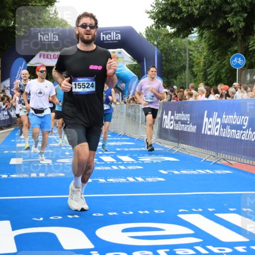29.06.2025 - hella hamburg halbmarathon Strokosch-Dieckow http://msf.ph/oto/8498270 29.06.2025 10:54:10 Ziel 1410, 3103, 3177, 3208, 3209, 3861, 3898, 5638, 6082, 6084, 6294, 6443, 6581, 7274, 8223, 8390, 9791, 11430, 11499, 12213, 12379, 13033, 13397, 13794, 13803, 15169, 15524, 16527, 16780, 16871, 17087 meine-sportfotos.de