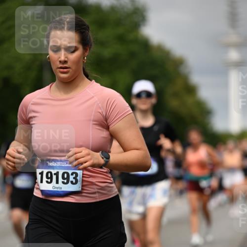 29.06.2025 - hella hamburg halbmarathon Dr. Thomas Lammeyer http://msf.ph/oto/8498335 29.06.2025 10:23:46 Kennedybrücke 1159, 1160, 1332, 1708, 2405, 2703, 2795, 2812, 2918, 2993, 2995, 3446, 3631, 4108, 4110, 4170, 4562, 4570, 4979, 5035, 5080, 5178, 5397, 5429, 5449, 5878, 6249, 6542, 6796, 6939, 7143, 7248, 7249, 7836, 8427, 8537, 8778, 9270, 9272, 9856, 10124, 10129, 10349, 10540, 10594, 10966, 11247 meine-sportfotos.de
