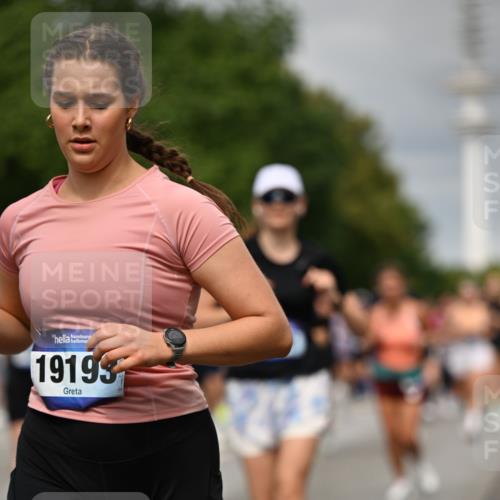 29.06.2025 - hella hamburg halbmarathon Dr. Thomas Lammeyer http://msf.ph/oto/8498341 29.06.2025 10:23:46 Kennedybrücke 1159, 1160, 1332, 1708, 2405, 2703, 2795, 2812, 2918, 2993, 2995, 3446, 3631, 4108, 4110, 4170, 4562, 4570, 4979, 5035, 5080, 5178, 5397, 5429, 5449, 5878, 6249, 6542, 6796, 6939, 7143, 7248, 7249, 7836, 8427, 8537, 8778, 9270, 9272, 9856, 10124, 10129, 10349, 10540, 10594, 10966, 11247 meine-sportfotos.de