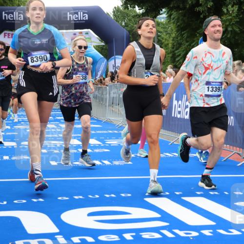 29.06.2025 - hella hamburg halbmarathon Strokosch-Dieckow http://msf.ph/oto/8498354 29.06.2025 10:54:08 Ziel 1410, 3103, 3177, 3208, 3209, 3861, 3898, 5638, 6082, 6084, 6294, 6443, 6581, 7274, 8390, 9032, 9791, 11499, 12213, 12379, 13033, 13397, 13794, 15169, 15524, 16527, 16780, 16871, 17348 meine-sportfotos.de