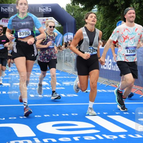 29.06.2025 - hella hamburg halbmarathon Strokosch-Dieckow http://msf.ph/oto/8498364 29.06.2025 10:54:08 Ziel 1410, 3103, 3177, 3208, 3209, 3861, 3898, 5638, 6082, 6084, 6294, 6443, 6581, 7274, 8390, 9032, 9791, 11499, 12213, 12379, 13033, 13397, 13794, 15169, 15524, 16527, 16780, 16871, 17348 meine-sportfotos.de