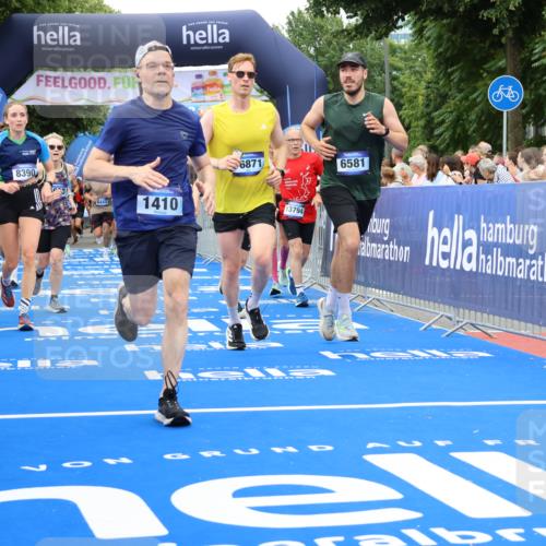 29.06.2025 - hella hamburg halbmarathon Strokosch-Dieckow http://msf.ph/oto/8498421 29.06.2025 10:54:06 Ziel 1151, 1410, 1815, 3096, 3208, 3209, 3898, 5638, 6294, 6356, 6443, 6581, 8390, 9032, 9791, 11499, 12213, 12379, 13397, 13794, 15169, 15524, 16780, 16871, 17348, 18308 meine-sportfotos.de