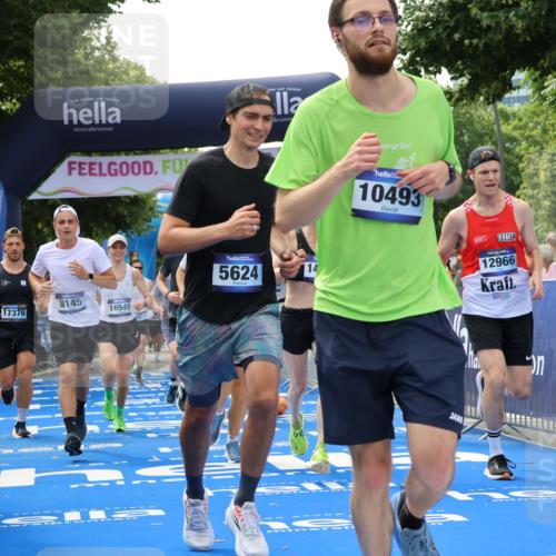 29.06.2025 - hella hamburg halbmarathon Strokosch-Dieckow http://msf.ph/oto/8498467 29.06.2025 10:43:52 Ziel 3437, 3697, 3907, 4981, 5624, 5692, 7185, 8063, 8145, 8900, 9043, 9374, 10493, 10596, 11153, 11778, 11809, 11848, 12438, 12966, 13897, 14861, 15383, 15512, 16062, 16549, 17376, 17403, 18650, 18678 meine-sportfotos.de
