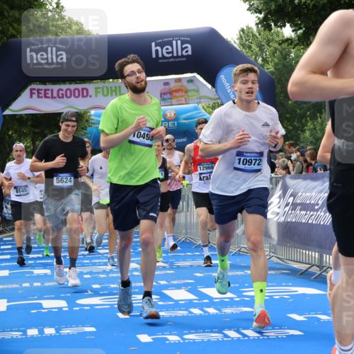 29.06.2025 - hella hamburg halbmarathon Strokosch-Dieckow http://msf.ph/oto/8498473 29.06.2025 10:43:51 Ziel 1976, 3437, 3697, 3907, 4981, 5624, 5692, 7185, 8063, 8145, 8900, 9043, 9159, 9374, 10493, 10596, 11153, 11778, 11809, 11848, 12438, 12966, 13897, 14861, 15383, 15512, 16062, 16105, 16549, 17376, 17403, 18650, 18678 meine-sportfotos.de