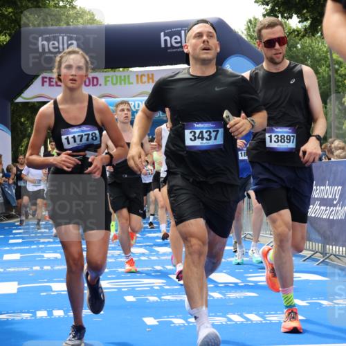 29.06.2025 - hella hamburg halbmarathon Strokosch-Dieckow http://msf.ph/oto/8498475 29.06.2025 10:43:48 Ziel 1976, 3437, 3697, 3907, 5624, 5692, 6903, 6991, 7185, 8145, 9043, 9159, 9374, 10493, 11153, 11778, 11809, 11848, 12438, 12966, 13897, 14201, 14210, 14861, 15512, 16062, 16105, 16549, 17376, 17403, 18650, 18678, 19090 meine-sportfotos.de