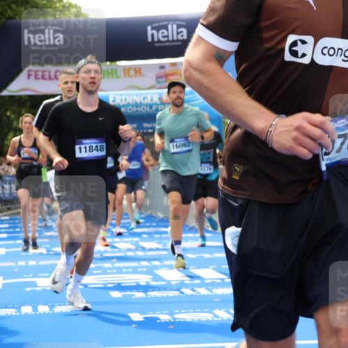 29.06.2025 - hella hamburg halbmarathon Strokosch-Dieckow http://msf.ph/oto/8498484 29.06.2025 10:43:46 Ziel 1976, 3437, 3697, 3907, 4318, 5624, 5692, 6903, 6991, 7185, 8145, 9043, 9114, 9159, 9374, 10493, 11153, 11778, 11809, 11848, 12966, 13421, 13897, 14201, 14210, 14861, 15328, 15512, 15932, 16062, 16105, 17376, 18650, 18678, 19090 meine-sportfotos.de