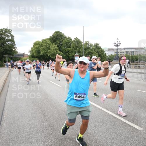 29.06.2025 - hella hamburg halbmarathon Jannik Wohlers http://msf.ph/oto/8498494 29.06.2025 10:55:43 Lombardsbrücke 1738, 1909, 2095, 2793, 3257, 3268, 4083, 4354, 4473, 4836, 5306, 5580, 5994, 6494, 6968, 7025, 7028, 7516, 7616, 8005, 8305, 9435, 9606, 9838, 10640, 10740, 10784, 10987, 11298, 11862, 11863, 12267, 12295, 12296, 12551, 13055, 13395, 13405, 13627, 14142, 14221, 14280, 14281, 15103, 15173, 15199, 15272, 15696, 15699, 16413, 16655, 16960, 17038, 17039, 17398, 18329, 18349, 19228 meine-sportfotos.de