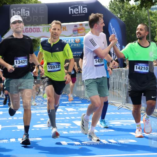 29.06.2025 - hella hamburg halbmarathon Strokosch-Dieckow http://msf.ph/oto/8498507 29.06.2025 10:43:41 Ziel 1976, 3116, 3437, 4318, 6903, 6991, 7185, 9114, 9159, 9374, 11153, 11778, 11848, 13421, 13897, 13996, 14201, 14210, 14690, 15328, 15512, 15932, 16062, 16105, 17912, 18449, 18650, 19090 meine-sportfotos.de