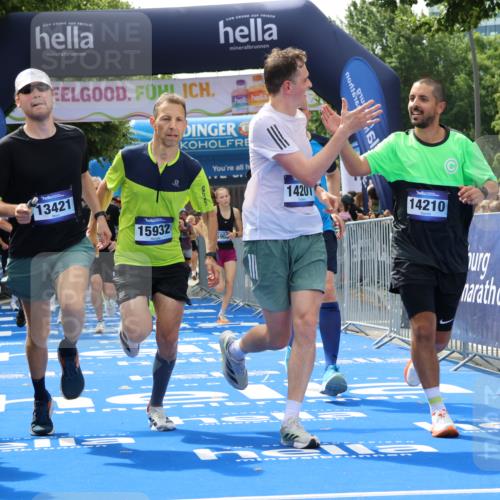 29.06.2025 - hella hamburg halbmarathon Strokosch-Dieckow http://msf.ph/oto/8498516 29.06.2025 10:43:41 Ziel 1976, 3116, 3437, 4318, 6903, 6991, 7185, 9114, 9159, 9374, 11153, 11778, 11848, 13421, 13897, 13996, 14201, 14210, 14690, 15328, 15512, 15932, 16062, 16105, 17912, 18449, 18650, 19090 meine-sportfotos.de