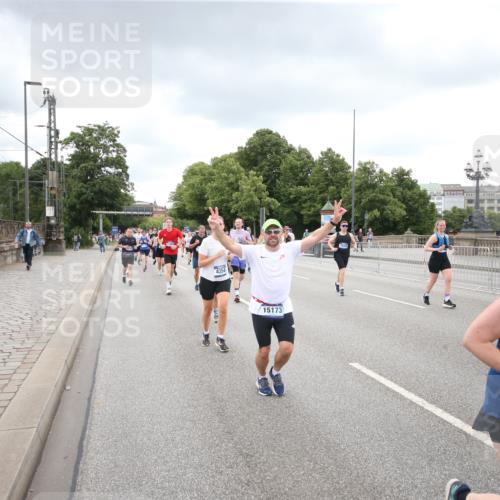 29.06.2025 - hella hamburg halbmarathon Jannik Wohlers http://msf.ph/oto/8498522 29.06.2025 10:55:48 Lombardsbrücke 1113, 1738, 1909, 2095, 3257, 3268, 4083, 4354, 4473, 4836, 5306, 5580, 5693, 5757, 5994, 6494, 6968, 7025, 7028, 7616, 8005, 8305, 8517, 9435, 9606, 9838, 9948, 9953, 10640, 10740, 10784, 10987, 11298, 11862, 11863, 12267, 12295, 12296, 12551, 13055, 13395, 13405, 13965, 14142, 14280, 14281, 15103, 15173, 15272, 15443, 15696, 15699, 16655, 16960, 17084, 17398, 17649, 17673, 18349, 18798, 19228 meine-sportfotos.de
