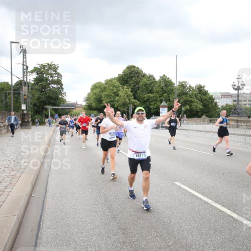 29.06.2025 - hella hamburg halbmarathon Jannik Wohlers http://msf.ph/oto/8498525 29.06.2025 10:55:48 Lombardsbrücke 1113, 1738, 1909, 2095, 3257, 3268, 4083, 4354, 4473, 4836, 5306, 5580, 5693, 5757, 5994, 6494, 6968, 7025, 7028, 7616, 8005, 8305, 8517, 9435, 9606, 9838, 9948, 9953, 10640, 10740, 10784, 10987, 11298, 11862, 11863, 12267, 12295, 12296, 12551, 13055, 13395, 13405, 13965, 14142, 14280, 14281, 15103, 15173, 15272, 15443, 15696, 15699, 16655, 16960, 17084, 17398, 17649, 17673, 18349, 18798, 19228 meine-sportfotos.de