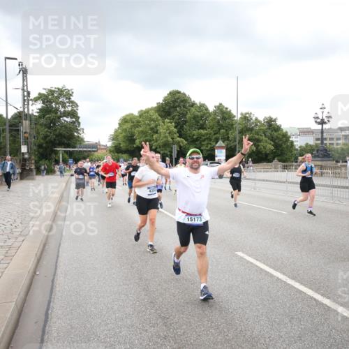29.06.2025 - hella hamburg halbmarathon Jannik Wohlers http://msf.ph/oto/8498527 29.06.2025 10:55:48 Lombardsbrücke 1113, 1738, 1909, 2095, 3257, 3268, 4083, 4354, 4473, 4836, 5306, 5580, 5693, 5757, 5994, 6494, 6968, 7025, 7028, 7616, 8005, 8305, 8517, 9435, 9606, 9838, 9948, 9953, 10640, 10740, 10784, 10987, 11298, 11862, 11863, 12267, 12295, 12296, 12551, 13055, 13395, 13405, 13965, 14142, 14280, 14281, 15103, 15173, 15272, 15443, 15696, 15699, 16655, 16960, 17084, 17398, 17649, 17673, 18349, 18798, 19228 meine-sportfotos.de
