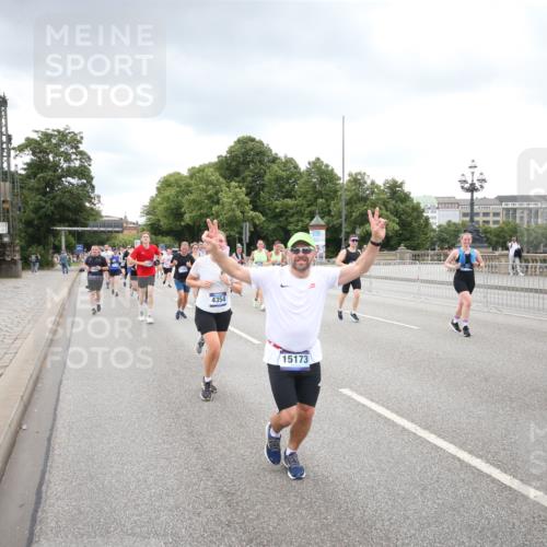 29.06.2025 - hella hamburg halbmarathon Jannik Wohlers http://msf.ph/oto/8498532 29.06.2025 10:55:48 Lombardsbrücke 1113, 1738, 1909, 2095, 3257, 3268, 4083, 4354, 4473, 4836, 5306, 5580, 5693, 5757, 5994, 6494, 6968, 7025, 7028, 7616, 8005, 8305, 8517, 9435, 9606, 9838, 9948, 9953, 10640, 10740, 10784, 10987, 11298, 11862, 11863, 12267, 12295, 12296, 12551, 13055, 13395, 13405, 13965, 14142, 14280, 14281, 15103, 15173, 15272, 15443, 15696, 15699, 16655, 16960, 17084, 17398, 17649, 17673, 18349, 18798, 19228 meine-sportfotos.de