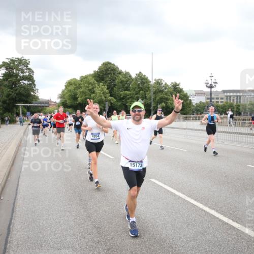 29.06.2025 - hella hamburg halbmarathon Jannik Wohlers http://msf.ph/oto/8498534 29.06.2025 10:55:48 Lombardsbrücke 1113, 1738, 1909, 2095, 3257, 3268, 4083, 4354, 4473, 4836, 5306, 5580, 5693, 5757, 5994, 6494, 6968, 7025, 7028, 7616, 8005, 8305, 8517, 9435, 9606, 9838, 9948, 9953, 10640, 10740, 10784, 10987, 11298, 11862, 11863, 12267, 12295, 12296, 12551, 13055, 13395, 13405, 13965, 14142, 14280, 14281, 15103, 15173, 15272, 15443, 15696, 15699, 16655, 16960, 17084, 17398, 17649, 17673, 18349, 18798, 19228 meine-sportfotos.de