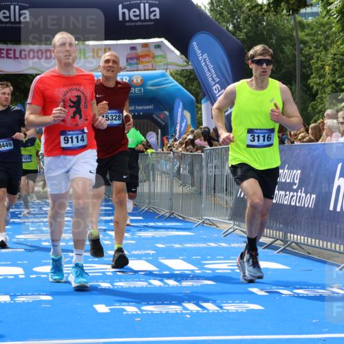 29.06.2025 - hella hamburg halbmarathon Strokosch-Dieckow http://msf.ph/oto/8498574 29.06.2025 10:43:38 Ziel 1976, 3116, 4080, 4318, 6903, 6991, 9114, 9159, 11153, 11848, 12623, 13421, 13996, 14201, 14210, 14484, 14690, 15328, 15932, 16105, 17912, 18449, 18775, 19090, 19229 meine-sportfotos.de