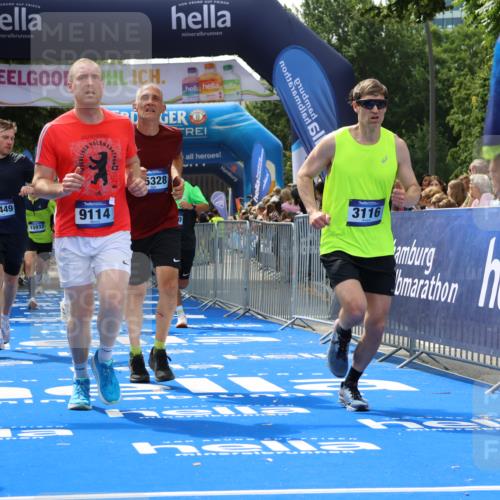 29.06.2025 - hella hamburg halbmarathon Strokosch-Dieckow http://msf.ph/oto/8498581 29.06.2025 10:43:38 Ziel 1976, 3116, 4080, 4318, 6903, 6991, 9114, 9159, 11153, 11848, 12623, 13421, 13996, 14201, 14210, 14484, 14690, 15328, 15932, 16105, 17912, 18449, 18775, 19090, 19229 meine-sportfotos.de