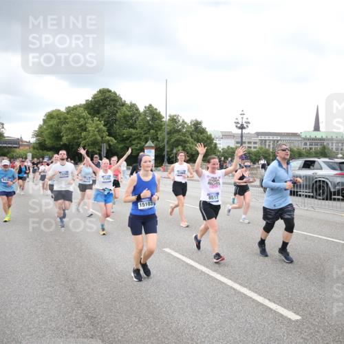 29.06.2025 - hella hamburg halbmarathon Jannik Wohlers http://msf.ph/oto/8498605 29.06.2025 10:55:55 Lombardsbrücke 1113, 1738, 2095, 2915, 3257, 3953, 3987, 4083, 4354, 5580, 5693, 5757, 6690, 6968, 7025, 7028, 7090, 7711, 8005, 8305, 8517, 8766, 9383, 9435, 9606, 9948, 9953, 10740, 10784, 10987, 11298, 11628, 11862, 11863, 12295, 12296, 12551, 13395, 13405, 13965, 14613, 15103, 15173, 15443, 15696, 15699, 16655, 17084, 17092, 17398, 17494, 17649, 17673, 18247, 18349, 18798, 19228 meine-sportfotos.de