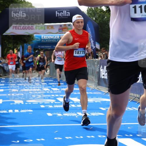 29.06.2025 - hella hamburg halbmarathon Strokosch-Dieckow http://msf.ph/oto/8498637 29.06.2025 10:43:34 Ziel 3116, 4080, 4318, 5124, 5436, 6903, 7635, 9114, 9931, 10246, 11648, 12623, 13421, 13996, 14201, 14210, 14484, 14690, 15328, 15932, 16338, 17912, 18449, 18513, 18775, 18810, 19229 meine-sportfotos.de