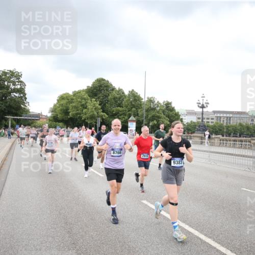 29.06.2025 - hella hamburg halbmarathon Jannik Wohlers http://msf.ph/oto/8498740 29.06.2025 10:56:02 Lombardsbrücke 1047, 1113, 2143, 2307, 2915, 3257, 3438, 3520, 3675, 3676, 3953, 3987, 4083, 4773, 5237, 5438, 5693, 5757, 6690, 7090, 7307, 7711, 8108, 8517, 8606, 8766, 9383, 9948, 9953, 10555, 10569, 10740, 10784, 10932, 11298, 11628, 12221, 12295, 12296, 12543, 13096, 13965, 14613, 15443, 15747, 16034, 16655, 16934, 17084, 17092, 17398, 17494, 17649, 17673, 17797, 18047, 18197, 18247, 18798 meine-sportfotos.de