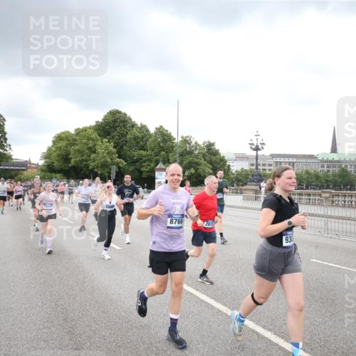 29.06.2025 - hella hamburg halbmarathon Jannik Wohlers http://msf.ph/oto/8498757 29.06.2025 10:56:03 Lombardsbrücke 1047, 1113, 2143, 2307, 2915, 3438, 3520, 3675, 3676, 3953, 3987, 4083, 4773, 5237, 5438, 5693, 5757, 6690, 7090, 7307, 7711, 8108, 8517, 8606, 8766, 9383, 9948, 9953, 10555, 10569, 10932, 11298, 11628, 12221, 12295, 12296, 12543, 13096, 13965, 14613, 15443, 15747, 16034, 16934, 17084, 17092, 17494, 17649, 17673, 17797, 18047, 18197, 18247, 18798 meine-sportfotos.de