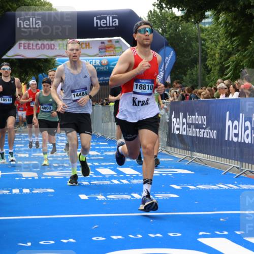 29.06.2025 - hella hamburg halbmarathon Strokosch-Dieckow http://msf.ph/oto/8498780 29.06.2025 10:43:31 Ziel 3116, 3928, 4080, 5124, 5436, 5506, 7635, 8664, 9931, 10237, 10246, 11648, 12623, 13996, 14484, 14690, 16338, 17391, 17912, 18449, 18513, 18775, 18810, 18942, 19051, 19229 meine-sportfotos.de