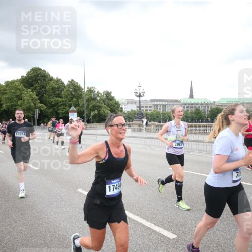 29.06.2025 - hella hamburg halbmarathon Jannik Wohlers http://msf.ph/oto/8498786 29.06.2025 10:56:06 Lombardsbrücke 1047, 1113, 2143, 2307, 2887, 2915, 2991, 3438, 3520, 3614, 3675, 3676, 3953, 3987, 4773, 5237, 5438, 5693, 5757, 6690, 7090, 7307, 7711, 8108, 8606, 8766, 8939, 8943, 9383, 9910, 9948, 9953, 10555, 10569, 10571, 10932, 10936, 11089, 11204, 11628, 12221, 12543, 13096, 13108, 13965, 14613, 14746, 15443, 15747, 16034, 16934, 17084, 17092, 17494, 17797, 18047, 18197, 18247, 18798 meine-sportfotos.de