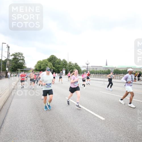 29.06.2025 - hella hamburg halbmarathon Jannik Wohlers http://msf.ph/oto/8498793 29.06.2025 10:56:09 Lombardsbrücke 1047, 1113, 2143, 2307, 2887, 2915, 2991, 3438, 3520, 3614, 3675, 3676, 3953, 3987, 4773, 5237, 5438, 5693, 5911, 6690, 7090, 7307, 7711, 8108, 8606, 8766, 8939, 8943, 9172, 9210, 9383, 9910, 10555, 10569, 10571, 10932, 10936, 11089, 11204, 11628, 12221, 12354, 12543, 13096, 13108, 14613, 14711, 14746, 15747, 16034, 16934, 17092, 17494, 17797, 18047, 18197, 18247, 18798 meine-sportfotos.de