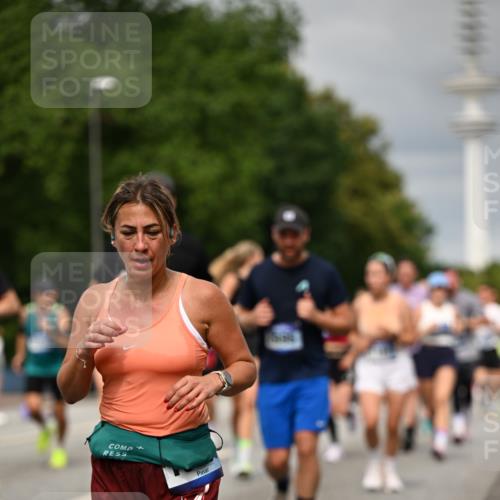 29.06.2025 - hella hamburg halbmarathon Dr. Thomas Lammeyer http://msf.ph/oto/8498845 29.06.2025 10:23:50 Kennedybrücke 1159, 1160, 1708, 2405, 2703, 2795, 2918, 2993, 2995, 3446, 3631, 4170, 4562, 4570, 4979, 5035, 5178, 5251, 5397, 5429, 5878, 6249, 6796, 6797, 6872, 6874, 6939, 7137, 7248, 7249, 7647, 7836, 8427, 8537, 8778, 10349, 10540, 10594, 10966, 11036, 11247 meine-sportfotos.de