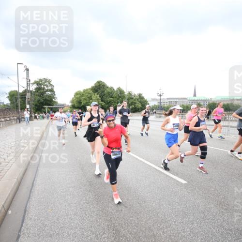 29.06.2025 - hella hamburg halbmarathon Jannik Wohlers http://msf.ph/oto/8498852 29.06.2025 10:56:13 Lombardsbrücke 1047, 2143, 2307, 2887, 2991, 3438, 3516, 3517, 3520, 3614, 3675, 3676, 3953, 3987, 4094, 4118, 4773, 5237, 5438, 5911, 6348, 6349, 7090, 7307, 7711, 8108, 8150, 8606, 8939, 8943, 9172, 9210, 9910, 10555, 10569, 10571, 10932, 10936, 11047, 11089, 11204, 12221, 12328, 12354, 12543, 12993, 13096, 13108, 13834, 14613, 14711, 14746, 15215, 15747, 16034, 16934, 17092, 17494, 17797, 18047, 18197, 18247 meine-sportfotos.de