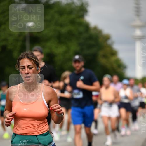 29.06.2025 - hella hamburg halbmarathon Dr. Thomas Lammeyer http://msf.ph/oto/8498855 29.06.2025 10:23:50 Kennedybrücke 1159, 1160, 1708, 2405, 2703, 2795, 2918, 2993, 2995, 3446, 3631, 4170, 4562, 4570, 4979, 5035, 5178, 5251, 5397, 5429, 5878, 6249, 6796, 6797, 6872, 6874, 6939, 7137, 7248, 7249, 7647, 7836, 8427, 8537, 8778, 10349, 10540, 10594, 10966, 11036, 11247 meine-sportfotos.de