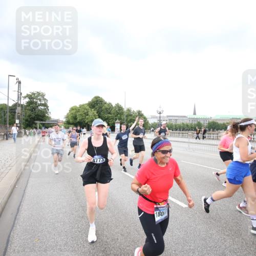 29.06.2025 - hella hamburg halbmarathon Jannik Wohlers http://msf.ph/oto/8498861 29.06.2025 10:56:14 Lombardsbrücke 1047, 2143, 2307, 2887, 2991, 3438, 3516, 3517, 3520, 3614, 3675, 3676, 3953, 3987, 4094, 4118, 4773, 5237, 5438, 5911, 5944, 6348, 6349, 7307, 7711, 8108, 8150, 8606, 8939, 8943, 9172, 9210, 9517, 9902, 9905, 9910, 10555, 10569, 10571, 10932, 10936, 11047, 11089, 11204, 12221, 12328, 12354, 12543, 12993, 13096, 13108, 13834, 14613, 14711, 14746, 15215, 15747, 16034, 16934, 17494, 17797, 18047, 18197 meine-sportfotos.de