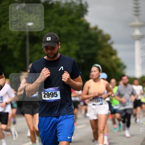 29.06.2025 - hella hamburg halbmarathon Dr. Thomas Lammeyer http://msf.ph/oto/8498905 29.06.2025 10:23:52 Kennedybrücke 1145, 1159, 1160, 1708, 2405, 2703, 2795, 2918, 2993, 2995, 3446, 3631, 4170, 4562, 4570, 4979, 5035, 5178, 5251, 5397, 5429, 5556, 5834, 5878, 6249, 6796, 6797, 6872, 6874, 6939, 7137, 7248, 7249, 7647, 7836, 8427, 8537, 8778, 10349, 10540, 10594, 10966, 11036, 11247 meine-sportfotos.de