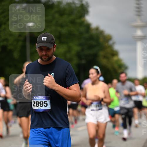29.06.2025 - hella hamburg halbmarathon Dr. Thomas Lammeyer http://msf.ph/oto/8498916 29.06.2025 10:23:52 Kennedybrücke 1145, 1159, 1160, 1708, 2405, 2703, 2795, 2918, 2993, 2995, 3446, 3631, 4170, 4562, 4570, 4979, 5035, 5178, 5251, 5397, 5429, 5556, 5834, 5878, 6249, 6796, 6797, 6872, 6874, 6939, 7137, 7248, 7249, 7647, 7836, 8427, 8537, 8778, 10349, 10540, 10594, 10966, 11036, 11247 meine-sportfotos.de