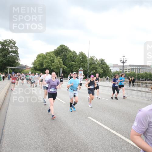 29.06.2025 - hella hamburg halbmarathon Jannik Wohlers http://msf.ph/oto/8498921 29.06.2025 10:56:18 Lombardsbrücke 1047, 2143, 2307, 2887, 2991, 3418, 3438, 3516, 3517, 3520, 3614, 3675, 3676, 4094, 4118, 4773, 5237, 5438, 5911, 5944, 6348, 6349, 7307, 7381, 8108, 8150, 8606, 8939, 8943, 9172, 9210, 9402, 9404, 9517, 9902, 9905, 9910, 10138, 10309, 10555, 10569, 10571, 10932, 10936, 11047, 11089, 11204, 12221, 12328, 12354, 12543, 12993, 13096, 13108, 13801, 13834, 14117, 14472, 14711, 14746, 15215, 15748, 15823, 16034, 17797, 18197 meine-sportfotos.de