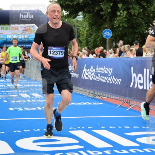 29.06.2025 - hella hamburg halbmarathon Strokosch-Dieckow http://msf.ph/oto/8498951 29.06.2025 10:54:03 Ziel 1151, 1410, 1815, 2432, 3096, 3208, 3209, 5638, 6294, 6356, 6374, 6481, 6581, 7918, 8390, 8394, 9032, 9791, 11499, 11789, 12379, 13032, 13397, 13794, 13869, 15524, 16871, 17348, 18308 meine-sportfotos.de